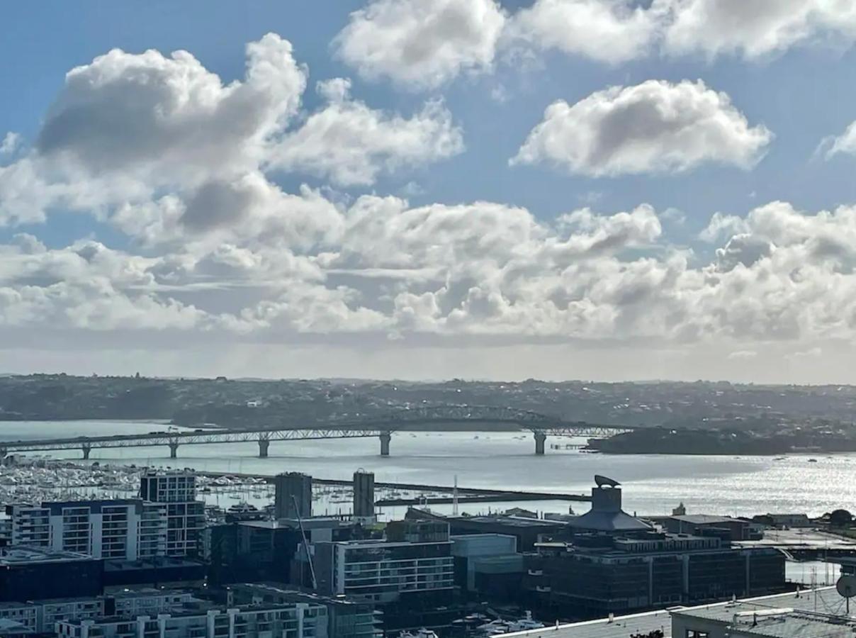 Skytower View And Seaview 2 Bedroom Apartment Auckland Bagian luar foto
